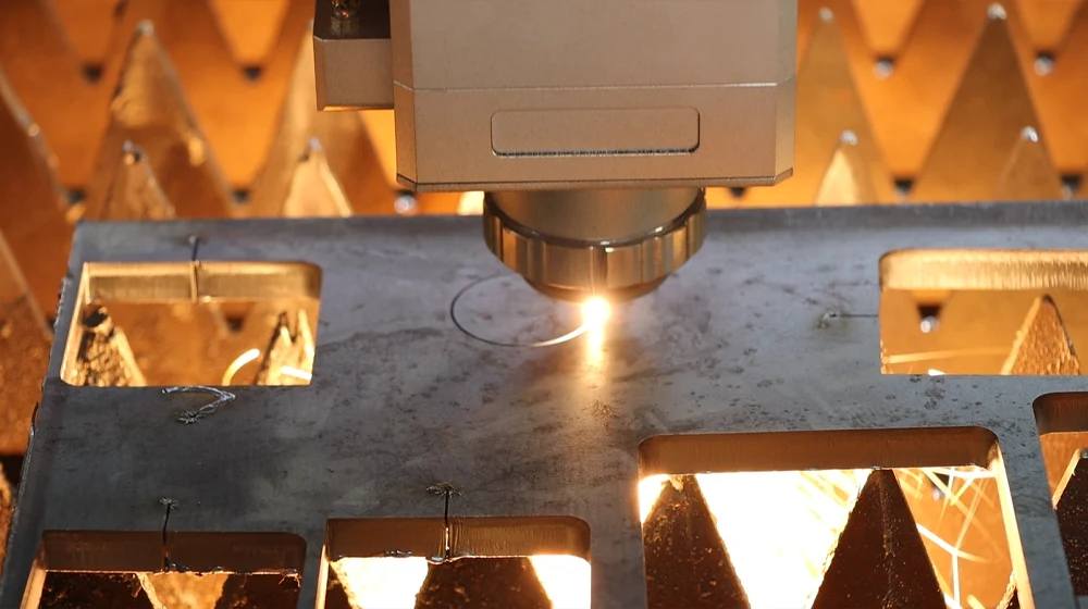 laser cutting of thick steel