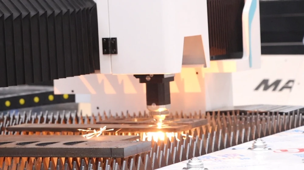laser cutting process for heavy-duty profiles