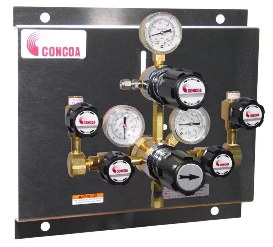 Gas pressure regulator valve on a laser cutting gas supply line