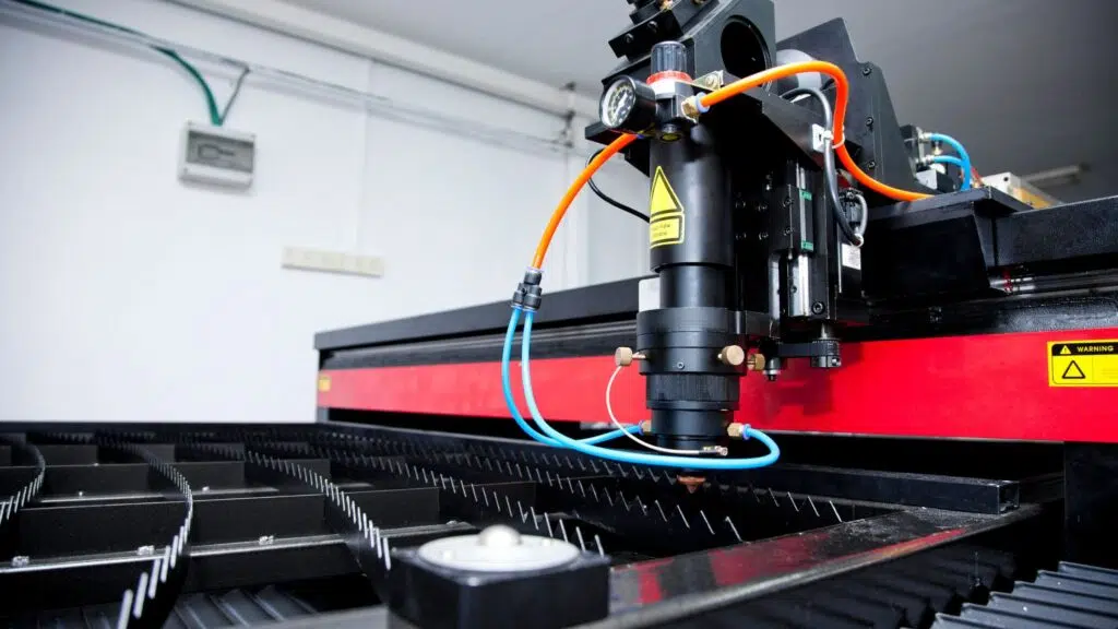 Air compressor and gas delivery system for laser cutting
