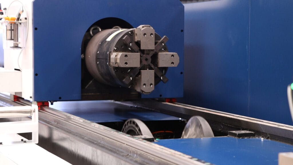 Heavy-duty pneumatic rotary chuck on a tube laser cutting machine