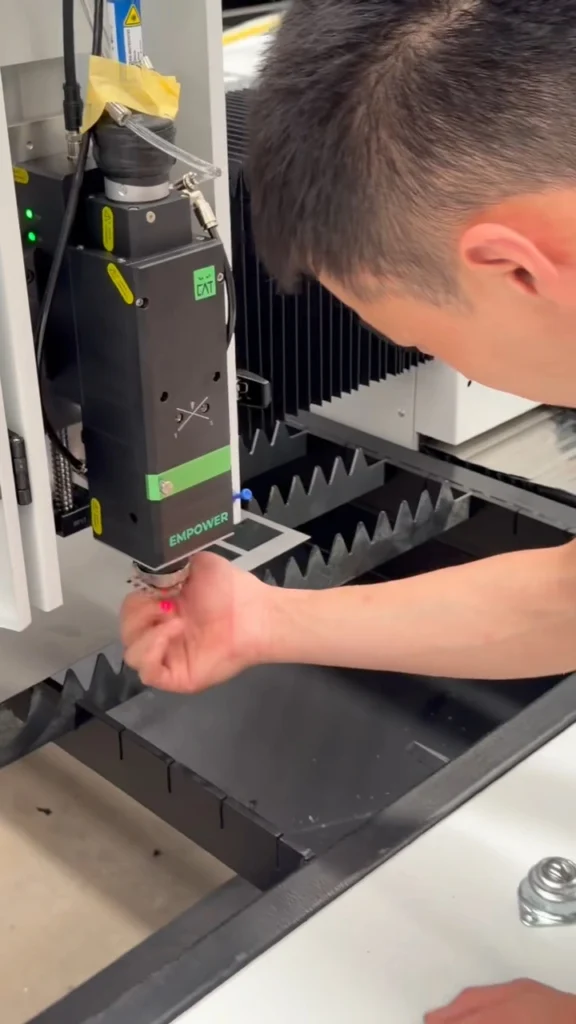 fast change laser cutting consumables pneumatic cartridge inspection on machine head