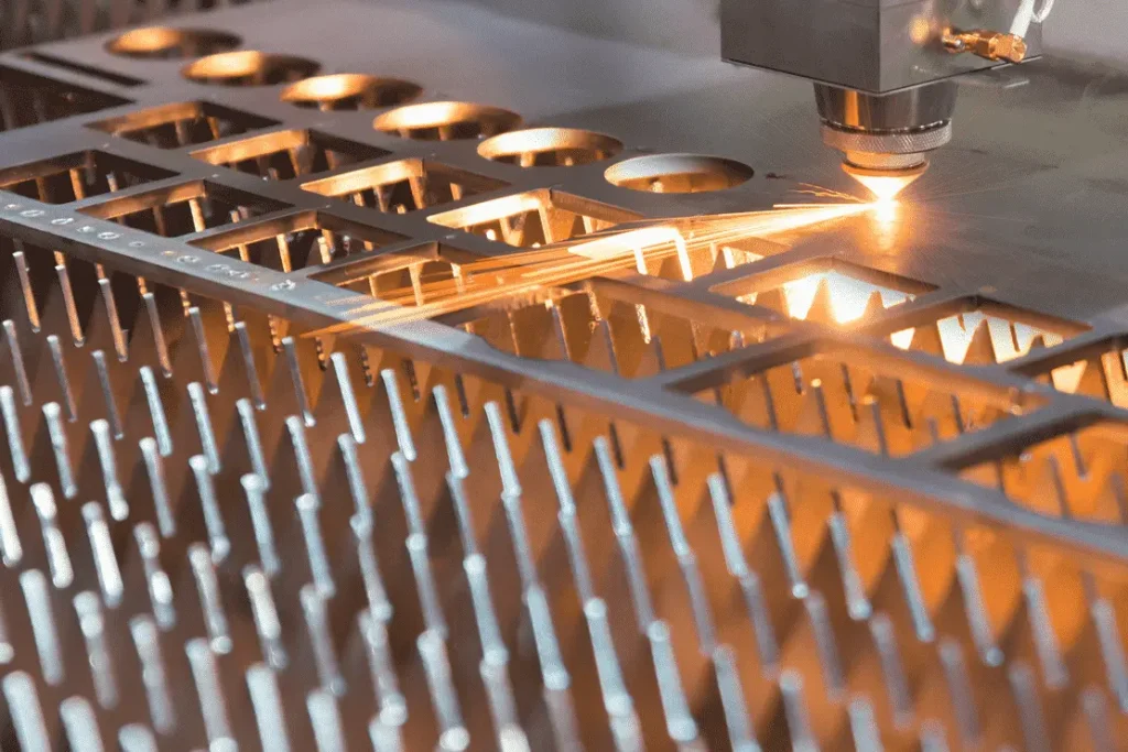 Laser cutting head processing steel parts at high speed
