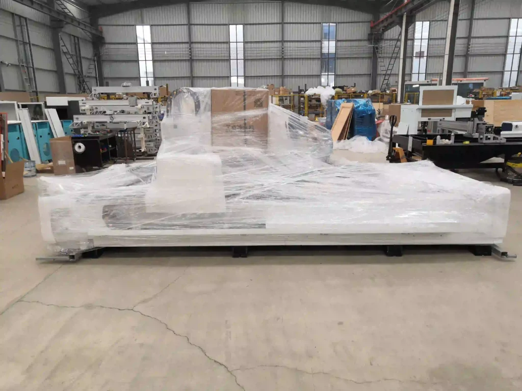 New fiber laser cutting machine ready for delivery